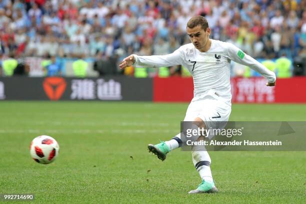 Antoine Griezmann of France scores his sides second goal during the 2018 FIFA World Cup Russia Quarter Final match between Uruguay and France at...