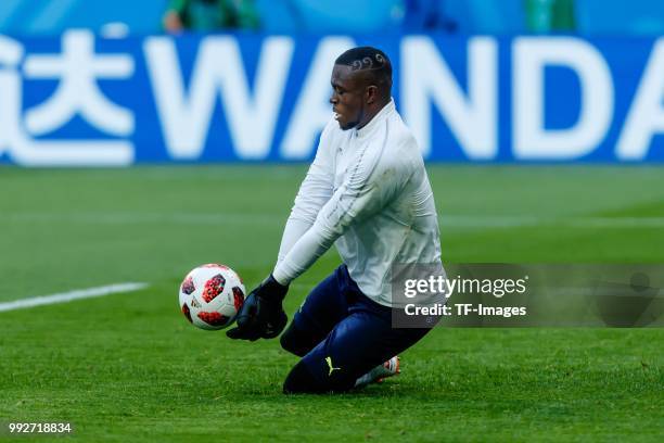 Goalkeeper Yvon Mvogo of Switzerland controls the ball during the 2018 FIFA World Cup Russia Round of 16 match between Sweden and Switzerland at...