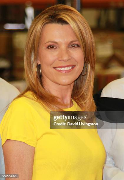 Vanna White visits the Los Angeles Regional Foodbank on May 13, 2010 in Los Angeles, California.