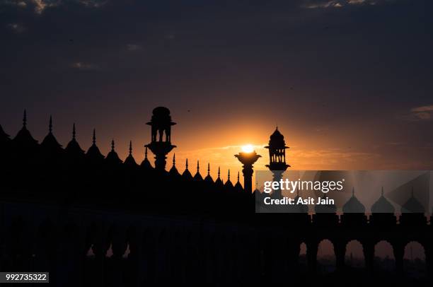 bara imambara & asifi mosque, lucknow - bara imambara foto e immagini stock
