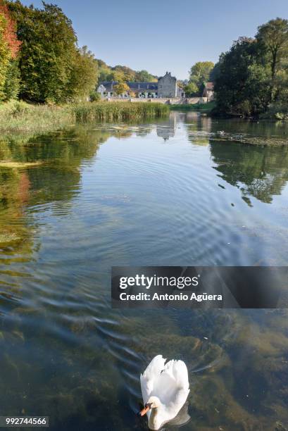 rood klooster - klooster stock pictures, royalty-free photos & images