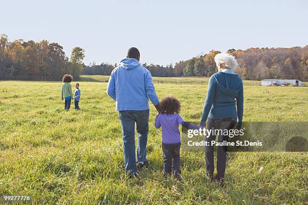 family walk - new paltz imagens e fotografias de stock