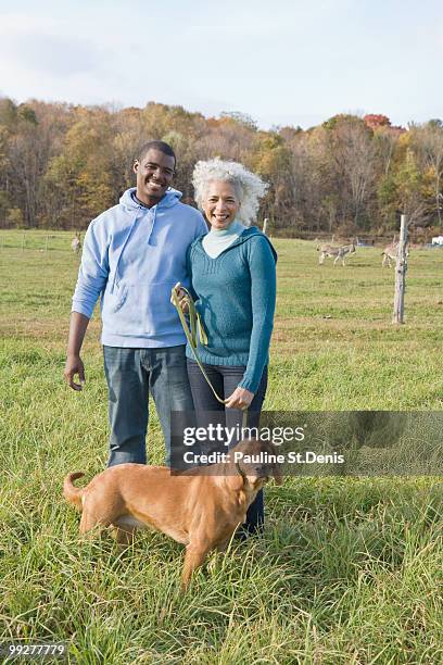 couple and their dog - new paltz foto e immagini stock