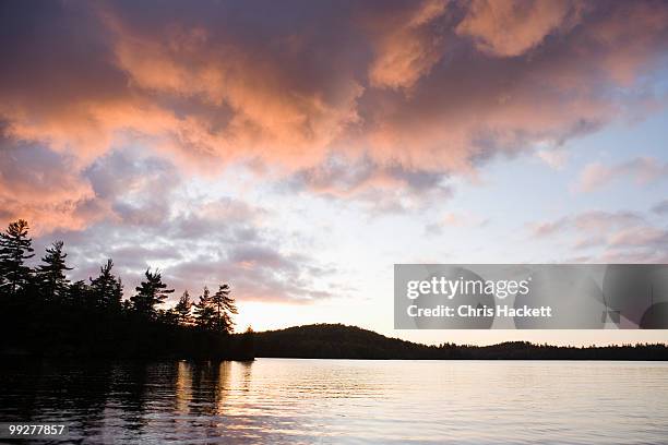 lake at sunset - hackett fotografías e imágenes de stock