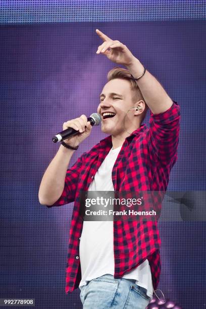 German singer Chris Cronauer performs live during the concert 'Die Schlagernacht des Jahres' at the Waldbuehne on June 16, 2018 in Berlin, Germany.
