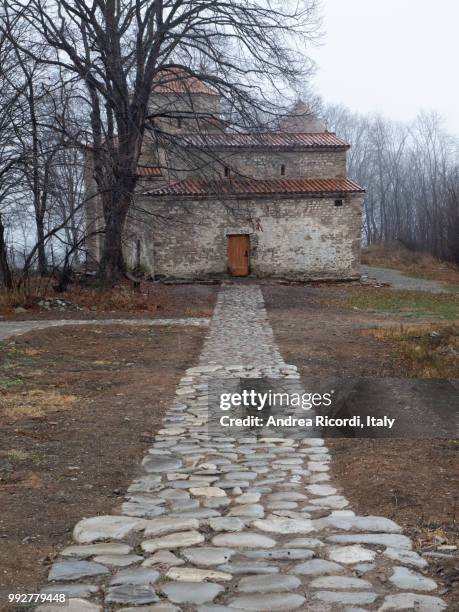 dzveli shuamta monastery, telavi, kakheti region, georgia - ricordi stock pictures, royalty-free photos & images