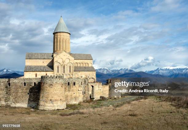 alaverdi orthodox cathedral, kakheti region, georgia - ricordi fotografías e imágenes de stock