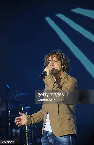 Spanish singer David Bisbal performs during a concert in Montevideo, Uruguay, on May 12, 2010. AFP PHOTO/Mariana SUAREZ