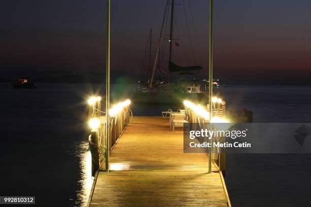 dock and lights - cetim stock-fotos und bilder