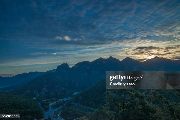 guanmenshan sunrise - guan yu stock pictures, royalty-free photos & images