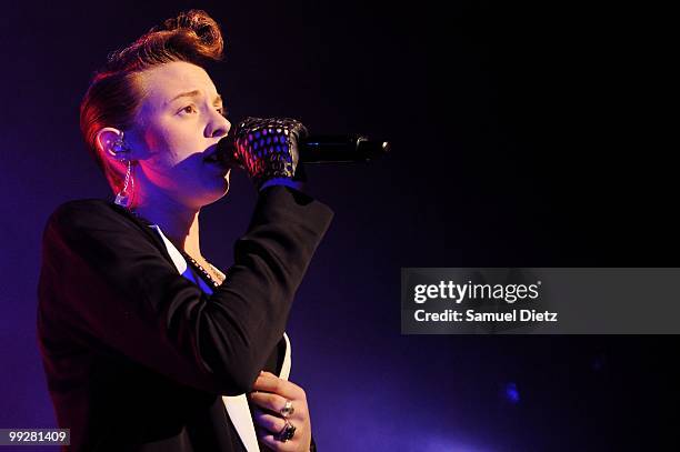 Elly Jackson of La Roux performs live on stage at L'Olympia on May 13, 2010 in Paris, France.