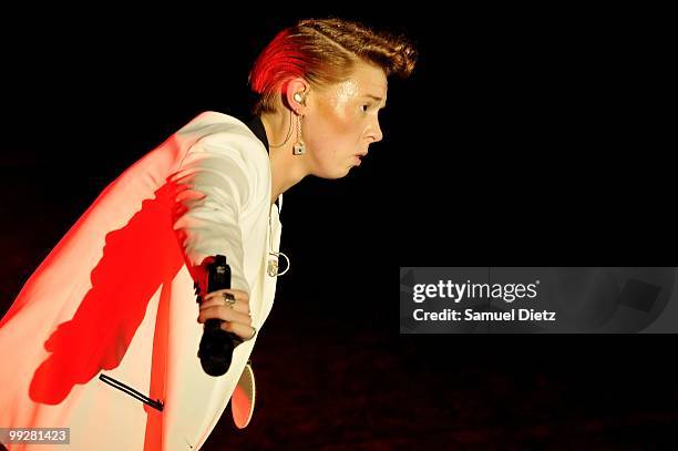 Elly Jackson of La Roux performs live on stage at L'Olympia on May 13, 2010 in Paris, France.