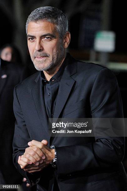 Actor George Clooney arrives at the Los Angeles Premiere "Up In The Air" at Mann Village Theatre on November 30, 2009 in Westwood, California.