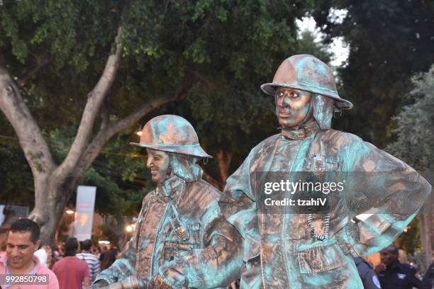 rehovot festival of living sculptures israel - mime box stock pictures, royalty-free photos & images