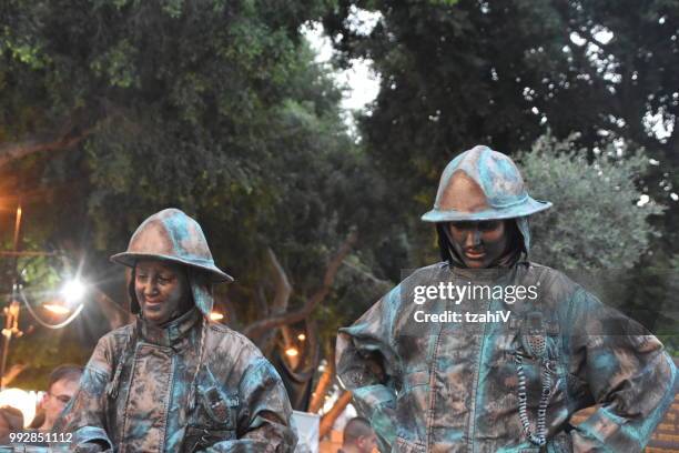 rehovot festival of living sculptures israel - mime box stock pictures, royalty-free photos & images