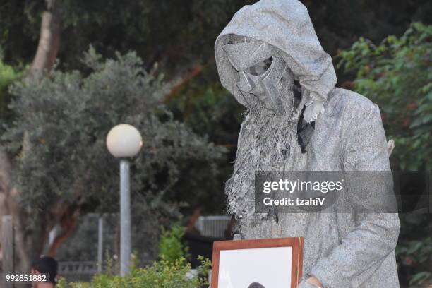 rehovot festival of living sculptures israel - mime box stock pictures, royalty-free photos & images