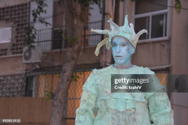 rehovot festival of living sculptures israel - mime box stock pictures, royalty-free photos & images