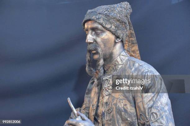 rehovot festival of living sculptures israel - mime box stock pictures, royalty-free photos & images