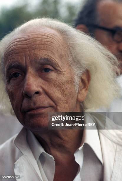 Portrait du poète surréaliste Louis Aragon en 1973 en France.