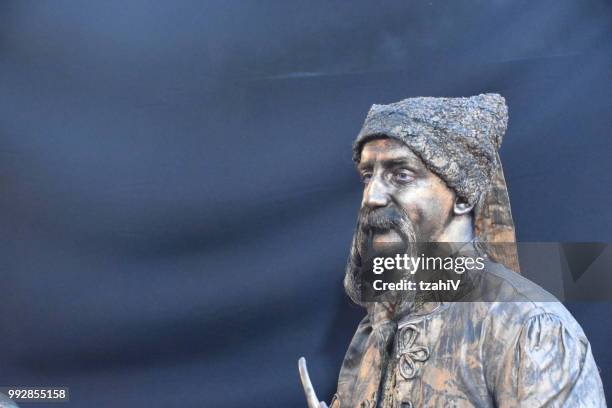 rehovot festival of living sculptures israel - mime box stock pictures, royalty-free photos & images