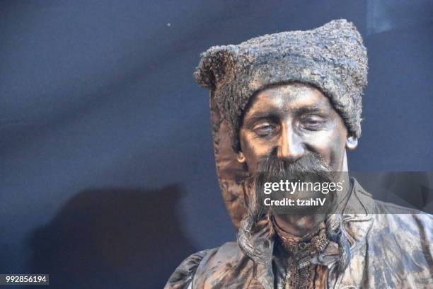 rehovot festival of living sculptures israel - mime box stock pictures, royalty-free photos & images