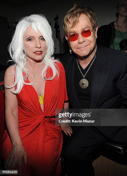 Exclusive* Debbie Harry and Elton John backstage during the Almay concert to celebrate the Rainforest Fund's 21st birthday at Carnegie Hall on May...