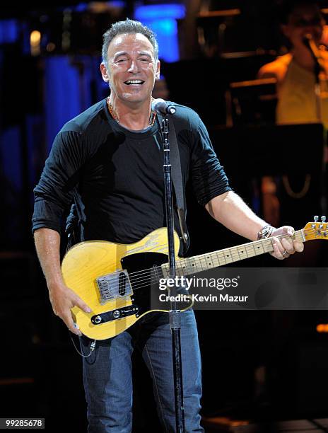 Bruce Springsteen performs on stage during the Almay concert to celebrate the Rainforest Fund's 21st birthday at Carnegie Hall on May 13, 2010 in New...