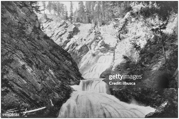 stockillustraties, clipart, cartoons en iconen met antieke foto van amerika's beroemde landschappen: moyea falls, idaho - idaho falls