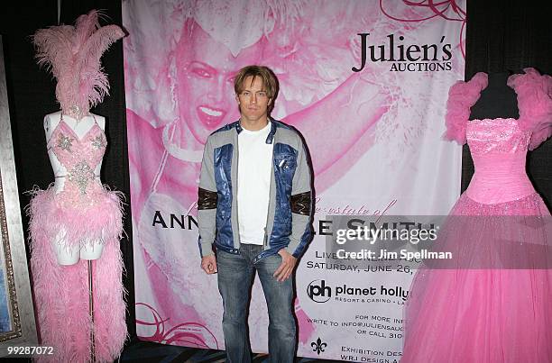 Larry Birkhead attends Anna Nicole Smith auction press preview at Planet Hollywood Times Square on May 13, 2010 in New York City.