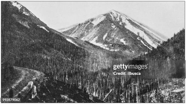 ilustraciones, imágenes clip art, dibujos animados e iconos de stock de antigua fotografía de paisajes famosos de estados unidos: pico de torrey, media park, colorado - ilbusca