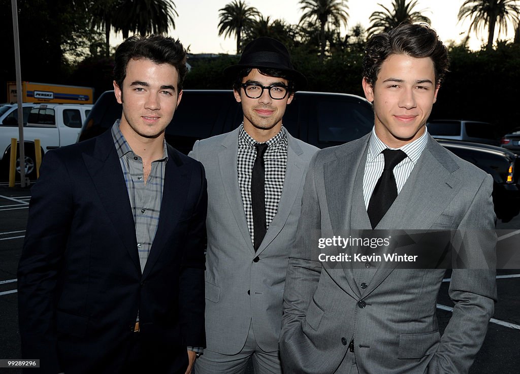 12th Annual Young Hollywood Awards - Arrivals