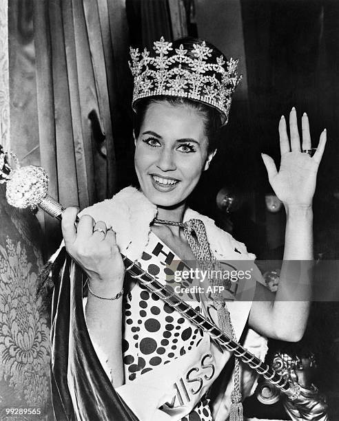 Catharina Lodders, representing the Netherlands, is elected Miss World on November 8, 1962 in London.