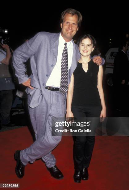 Anna Paquin and Jeff Daniels