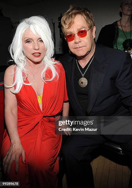 Exclusive* Debbie Harry and Elton John backstage during the Almay concert to celebrate the Rainforest Fund's 21st birthday at Carnegie Hall on May...