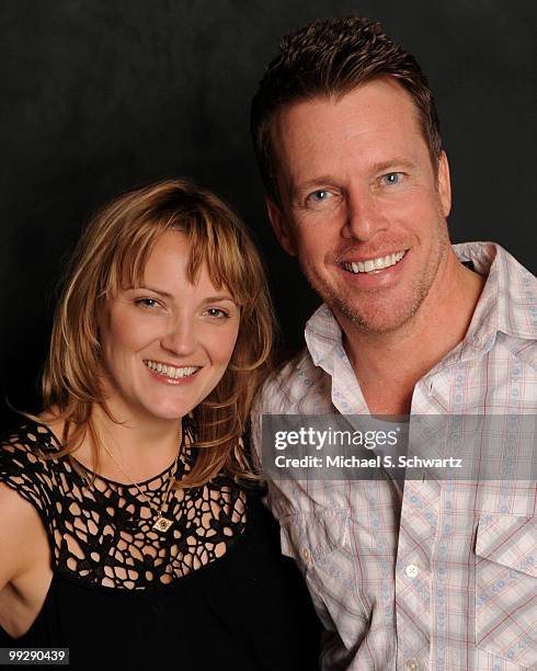 Chelsea Lately writer/comedians Jen Kirkman and Chris Franjola pose at The Ice House Comedy Club on May 13, 2010 in Pasadena, California.