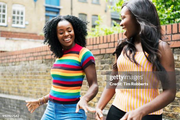 friends having fun/dancing - dancing outside stock pictures, royalty-free photos & images