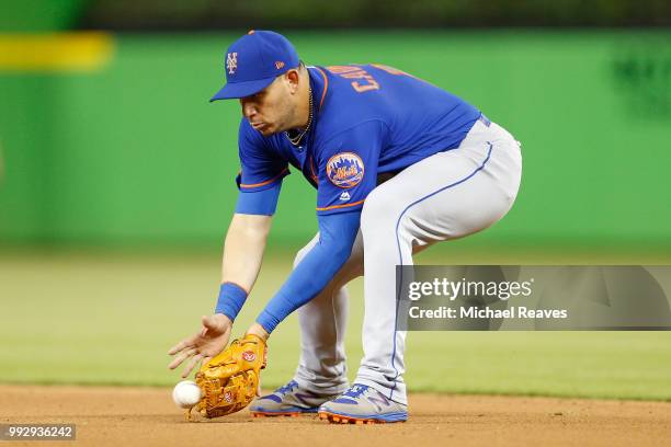 Asdrubal Cabrera of the New York Mets in action against the Miami Marlins at Marlins Park on June 29, 2018 in Miami, Florida.