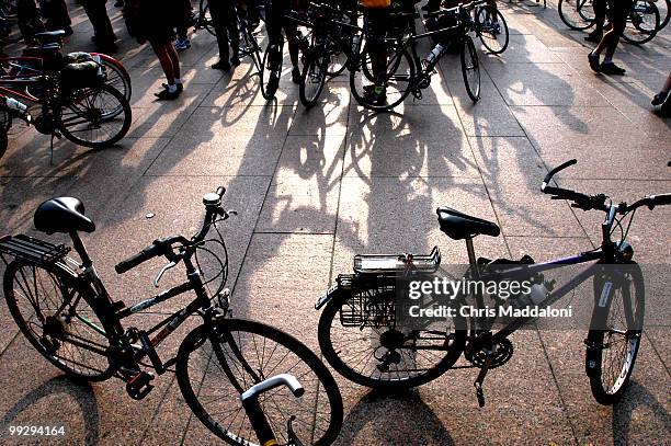 About a thousand people stopped at Freedom Plaza this morning, for an annual rally supporting bicycle commuters at the Bike to Work Day 2003....