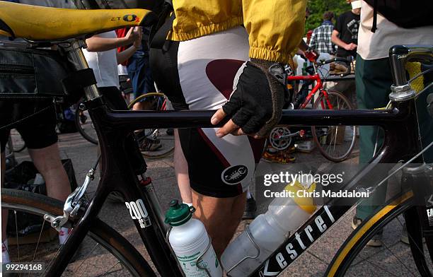 About a thousand people stopped at Freedom Plaza this morning, for an annual rally supporting bicycle commuters at the Bike to Work Day 2003....