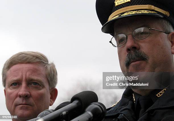 Capitol Police Chief Terry Gainer and Rep. Robert Ney, R-Ohio, at a press conference about a bomb threat today in the Crypt of the Capitol. Two...