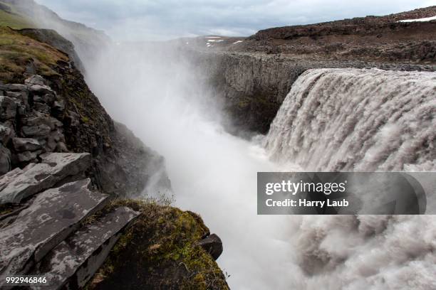 waterfall, spray, dettifoss, iceland - dettifoss waterfall foto e immagini stock