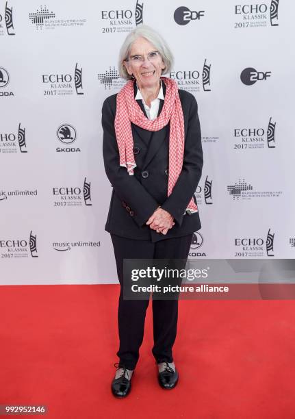 Writer Donna Leon arrives at the red carpet of the 'Echo-Klassik' classical music award ceremony in Hamburg, Germany, 29 October 2017. Photo: Axel...