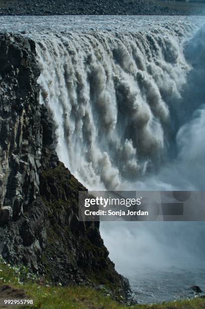 waterfall dettifoss on the river jokulsa fjoellum, nordurland eystra, northeast iceland, iceland - dettifoss waterfall foto e immagini stock