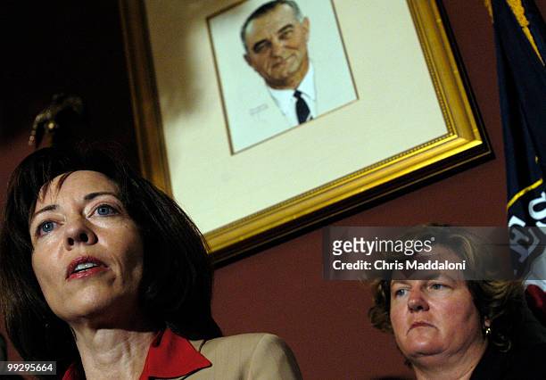 Sen. Maria Cantwell, D-Wa., and Cynthia First, Snohomish County PUD Commission President, at a press conference announcing further Enron energy...