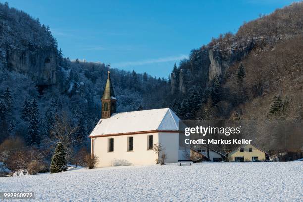 chapel of st. agatha from the 17th century in the danube valley community of neidingen, neidingen, donautal, baden-wuerttemberg, germany - donautal stock-fotos und bilder