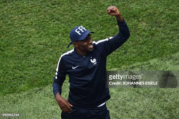 France's midfielder Blaise Matuidi greets the fans after the Russia 2018 World Cup quarter-final football match between Uruguay and France at the...