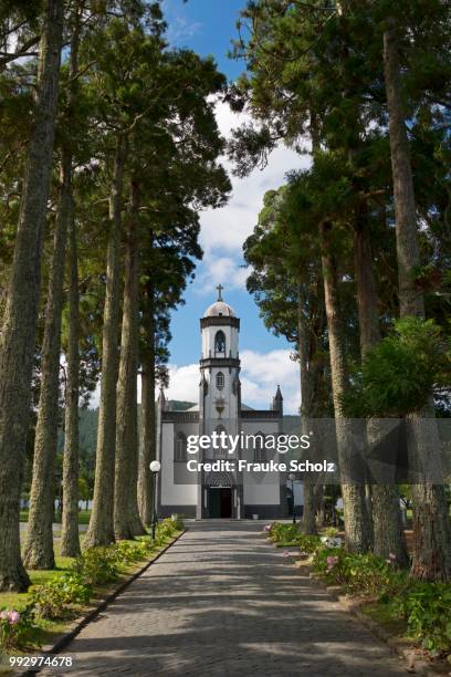 parish church of st. nicholas, sete cidades, caldeira das sete cidades, sao miguel, azores, portugal - cidades stock pictures, royalty-free photos & images