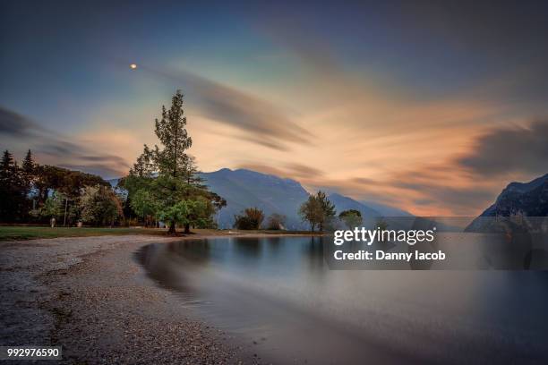 beautiful riva del garda - riva del lago - fotografias e filmes do acervo