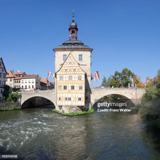 old town hall, unesco world heritage site, regnitz river, bamberg, franconia, bavaria, germany - regnitz stockfoto's en -beelden