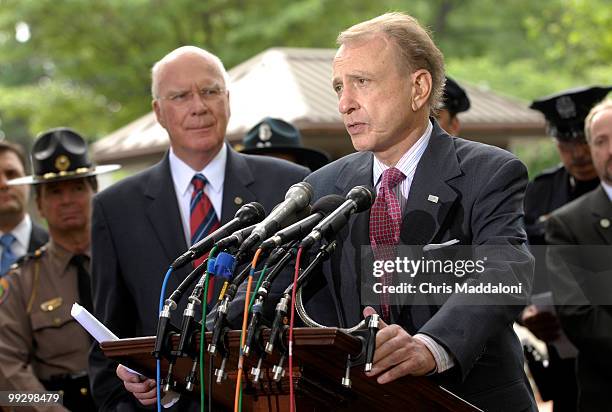 Sen. Patrick Leahy, D-Vt. , and Sen. Arlen Specter, R-Pa., speak at a press conference in Upper Senate Park with police organizations about the...